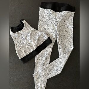 Koral workout set sports bra and leggings (selling as a set!)